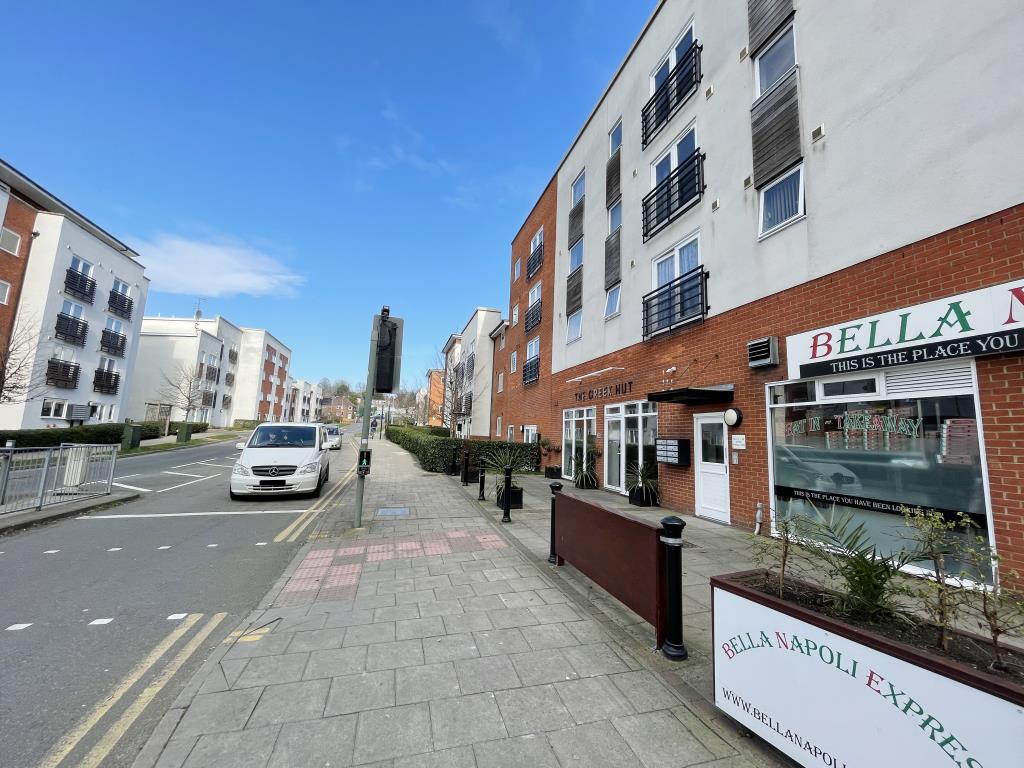 Lot: 90 - LEASEHOLD COMMERCIAL INVESTMENT - 
